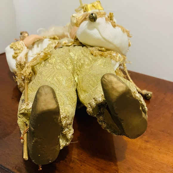 12” Father Christmas Gorgeous in Gold/White - Picture 6 of 13